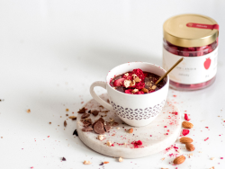 SLOWLANDIA � Jahody chrumkav� 25 g