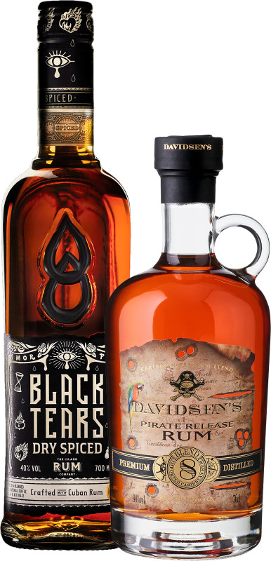 Set Davidsen's Pirate Release + Black Tears Spiced Rum (set 1 x 0.7 l, 1 x 0.7 l)